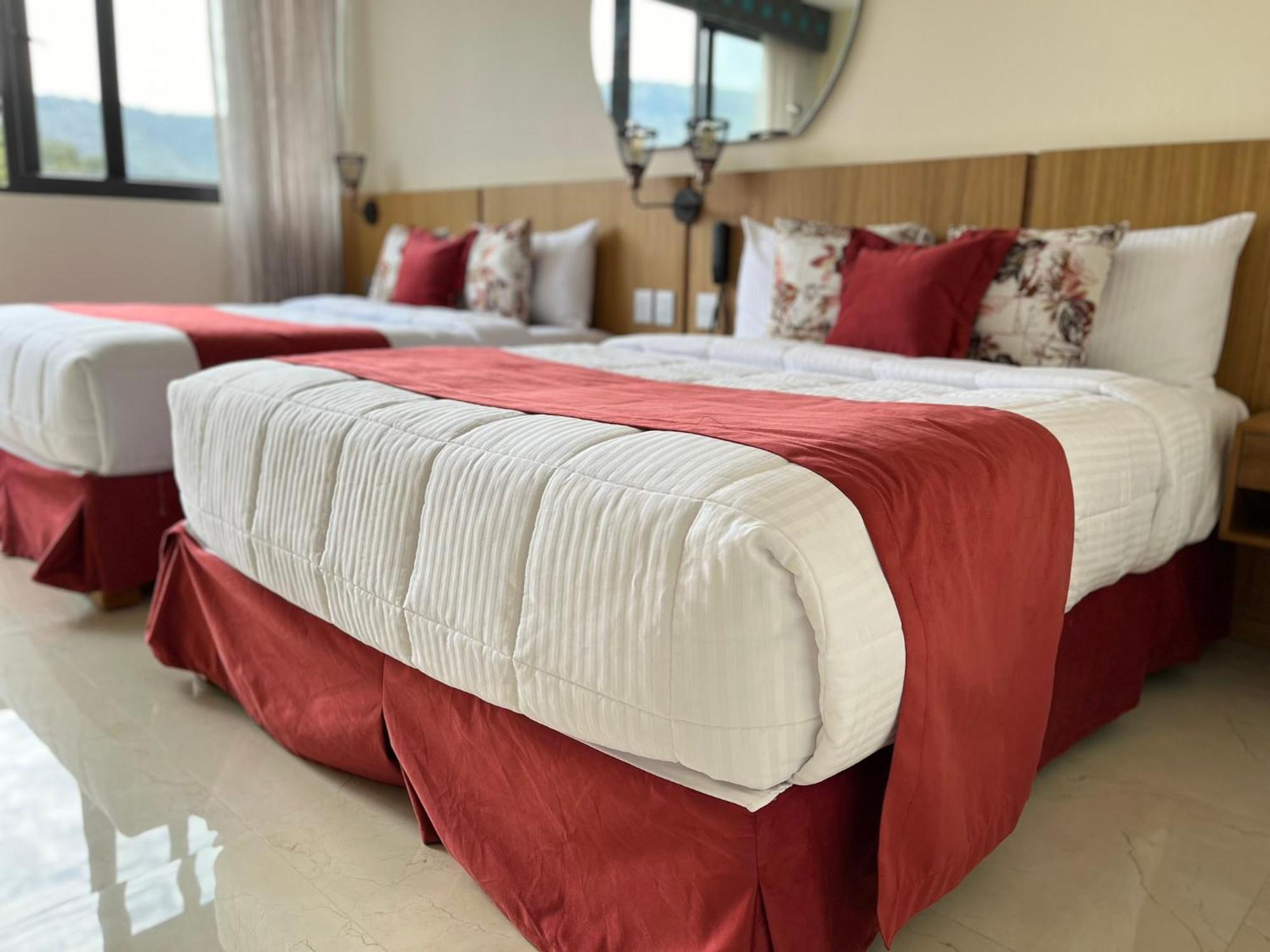 Hotel Cinco Diamantes Atotonilco El Alto Екстер'єр фото
